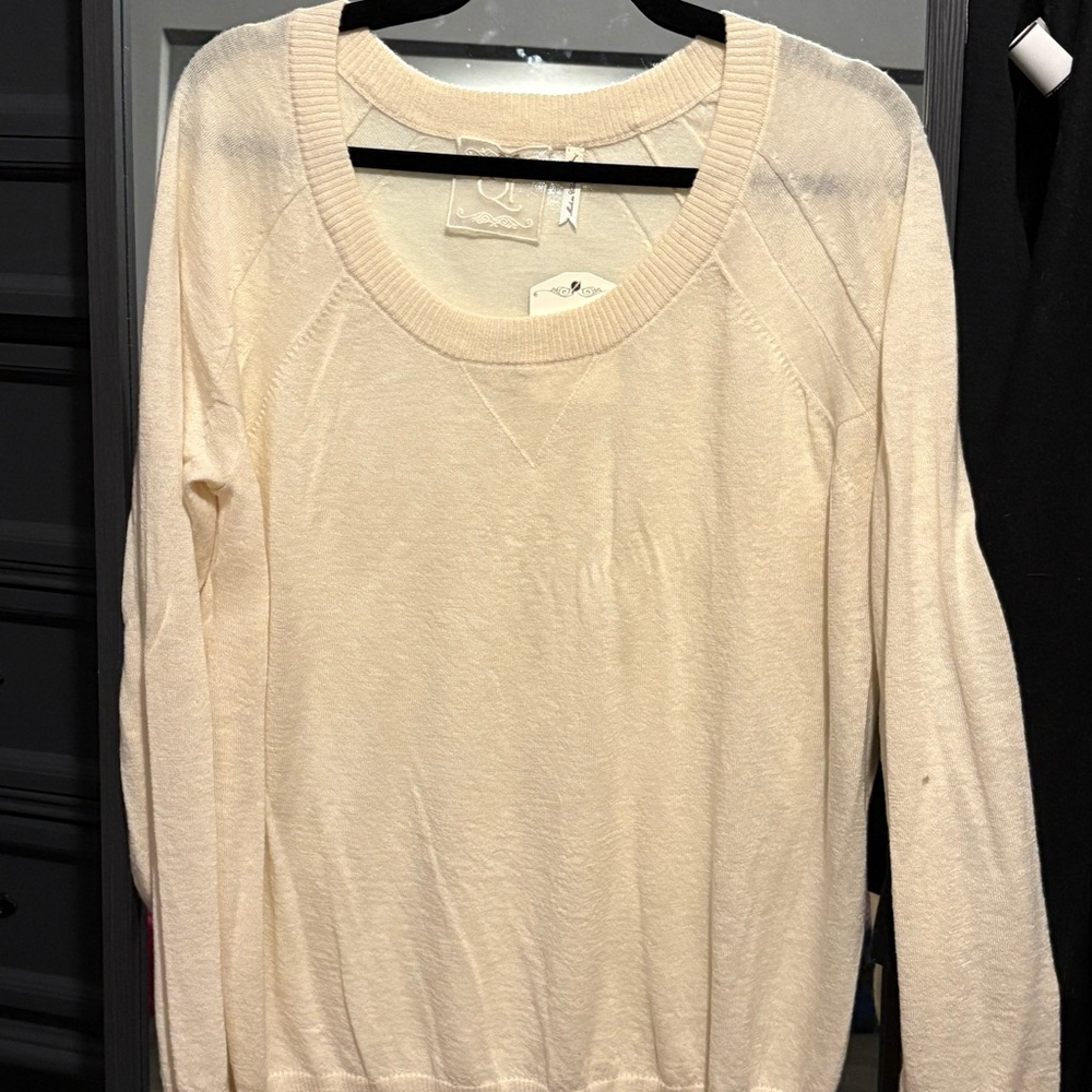 Qi Cream Lightweight Crew Neck Sweater
